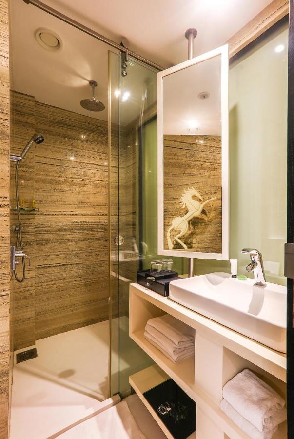 מומביי The Empresa Hotel מראה חיצוני תמונה