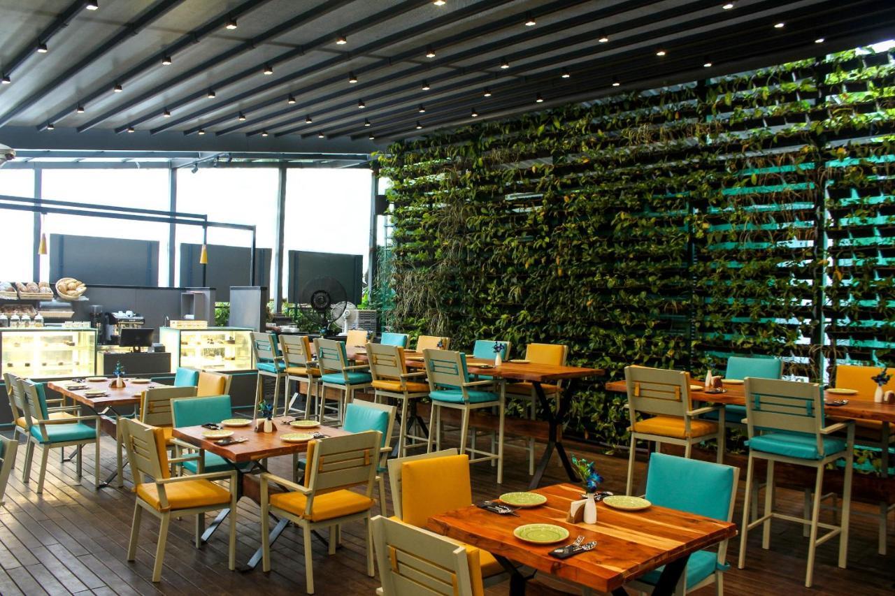 מומביי The Empresa Hotel מראה חיצוני תמונה