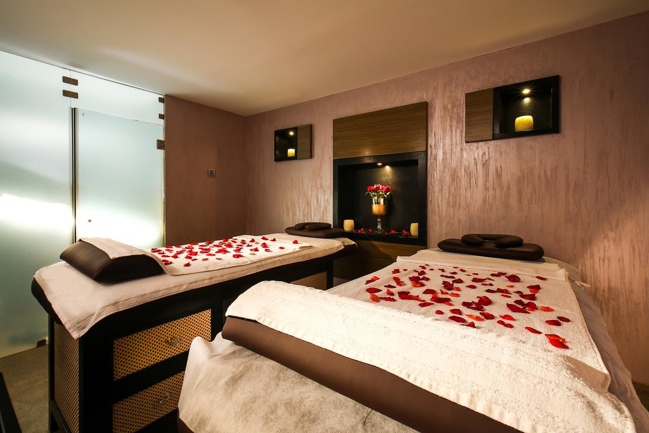 מומביי The Empresa Hotel מראה חיצוני תמונה